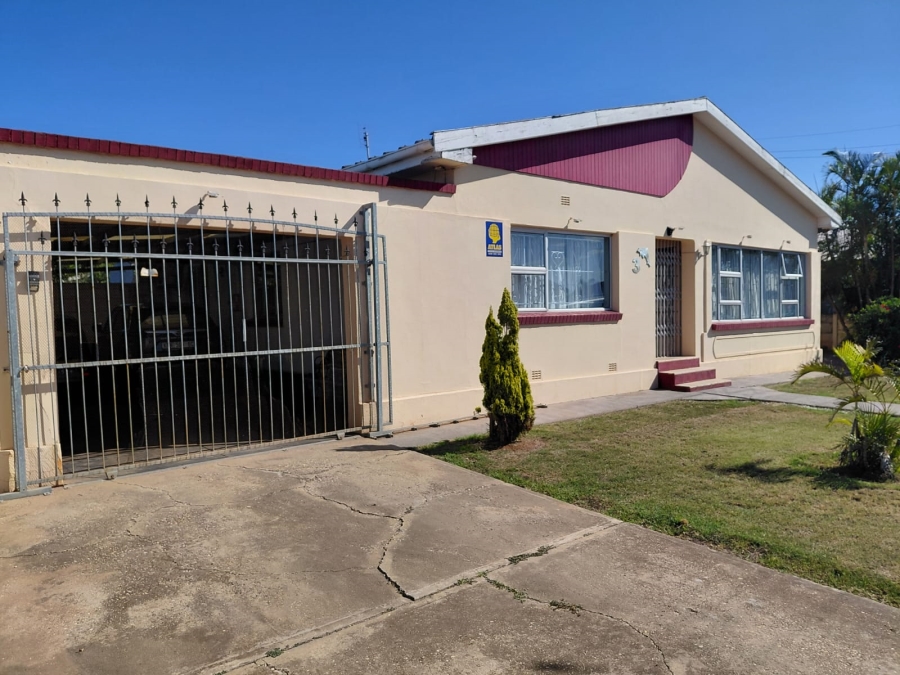4 Bedroom Property for Sale in Bothasrus Eastern Cape